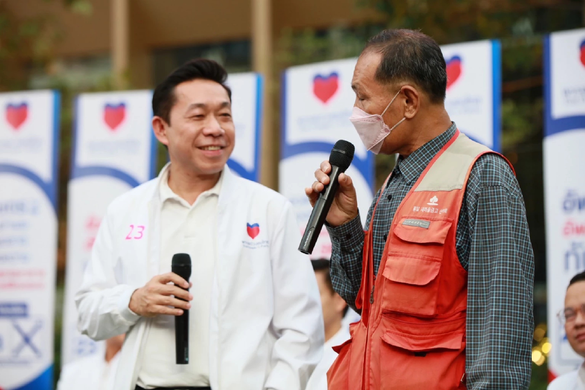 'พรรคปวงชนไทย' หาเสียงสีลม ชูนโยบายล้างหนี้-มีประกันอุบัติเหตุ