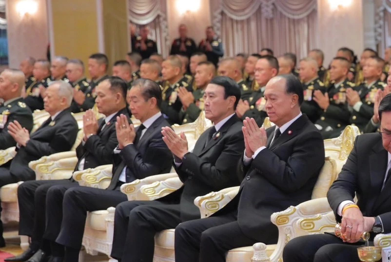 เปิดภาพ 'บิ๊กแดง' พล.อ.อภิรัชต์ ปรากฎตัวครั้งแรก ร่วมงาน'วันกองทัพบก'