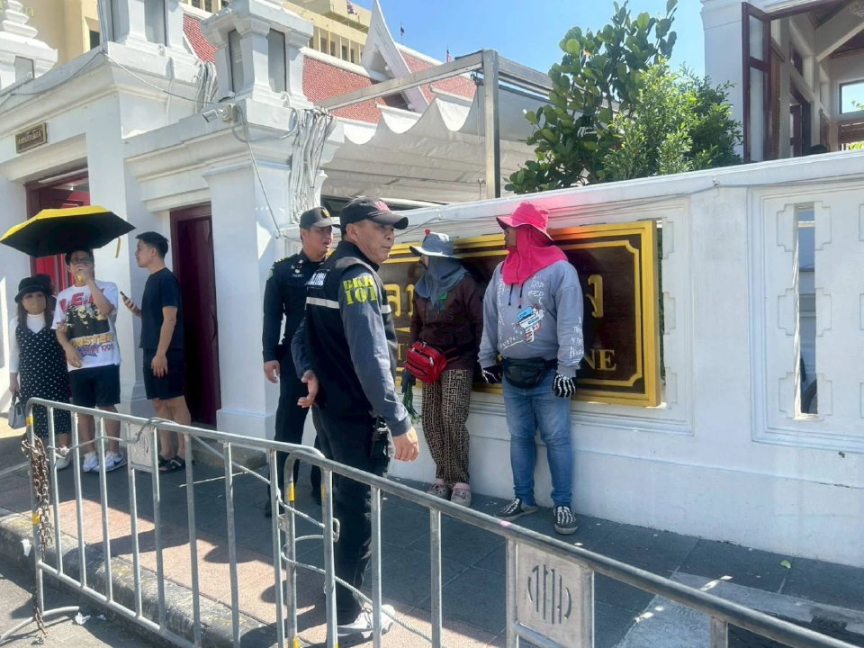 กอ.รมน.กทม. ลุยจัดระเบียบ แก้ปัญหาขายดอกไม้หน้าศาลหลักเมือง