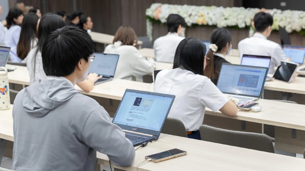 กรมพระศรีสวางควัฒนฯ ทรงบรรยายพิเศษ 'การเกิดมะเร็ง' แก่นักศึกษาแพทย์