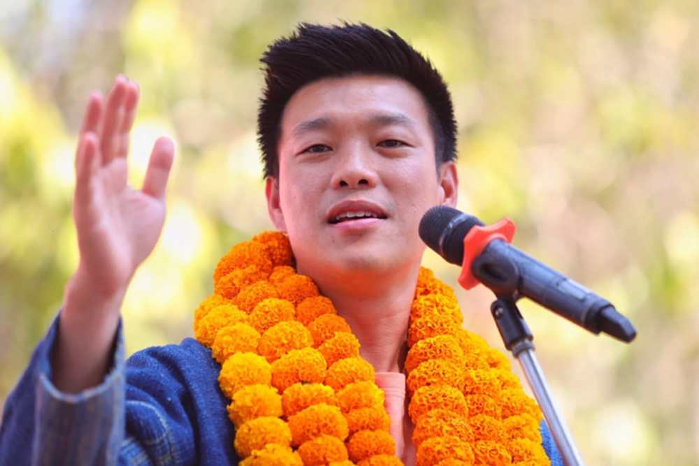 สร้างไทยไม่เทา! 'เท้ง' ปลุกคนสกลฯ เลือกตั้งตัดสินอนาคต กา ปชน. 2 ใบ