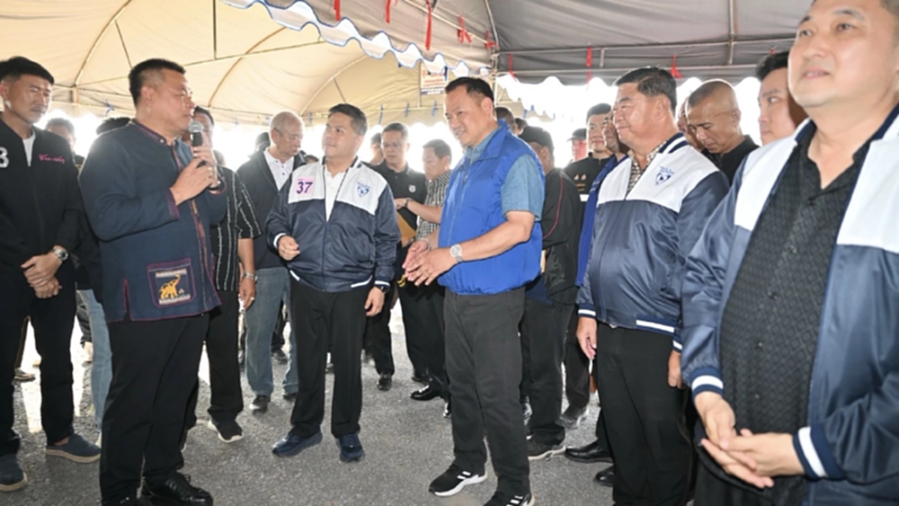 ‘อนุทิน’ ลงพื้นที่สุพรรณฯ ชี้ พรรคไหนเลือกแล้วไม่ได้เรื่อง ไม่ต้องเลือก