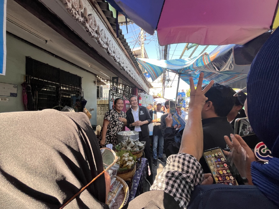 'อภิสิทธิ์' หวังฟื้นธง 'ปชป.' ในถิ่นเก่า ปลื้ม คนกทม. รอการกลับมา