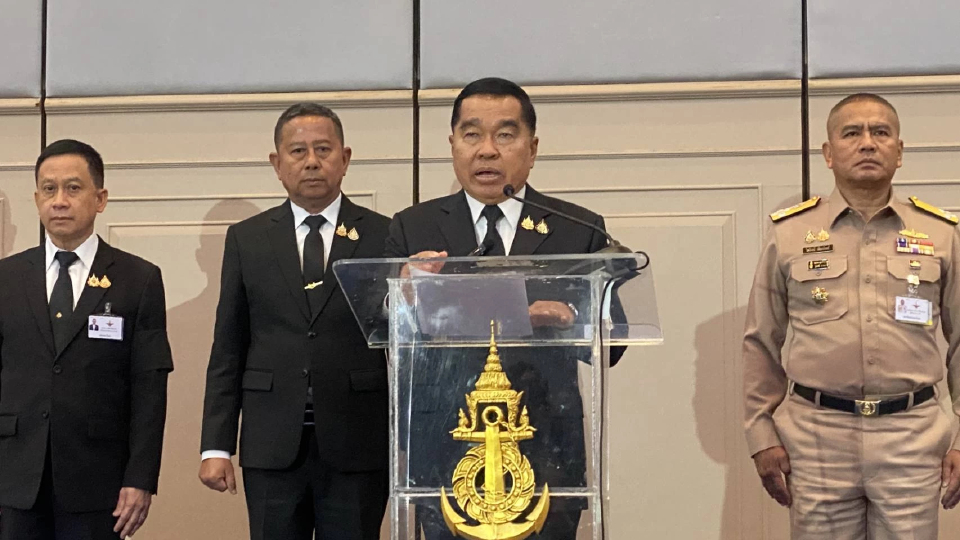 รมว.กห. สั่ง คงกำลังทหารชายแดนไทย-กัมพูชา 1 ปี เร่ง สร้างรั้วกันพรหมแดน