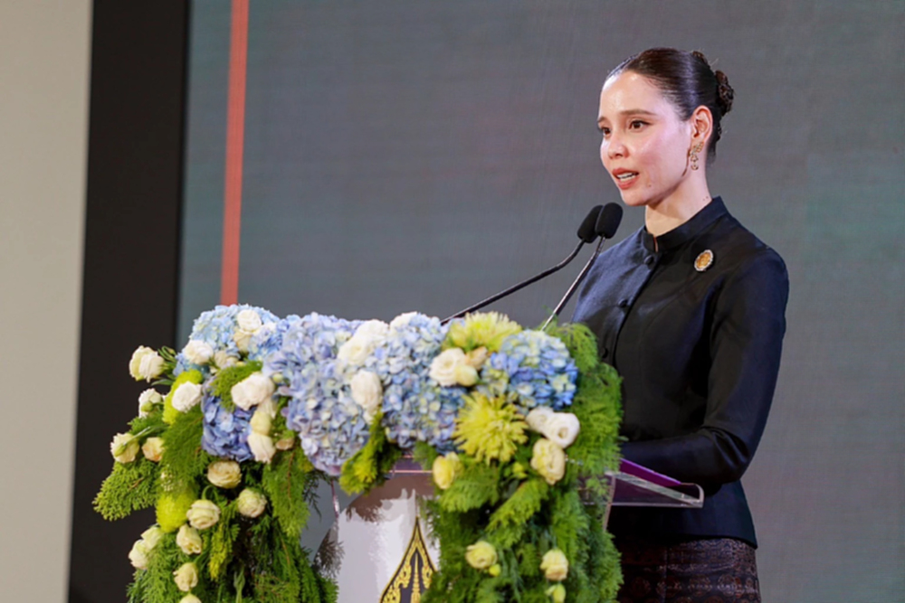 รมว.วธ. เปิดเสวนา ชุดไทยพระราชนิยม  เทิดพระเกียรติ 'พระพันปีหลวง'