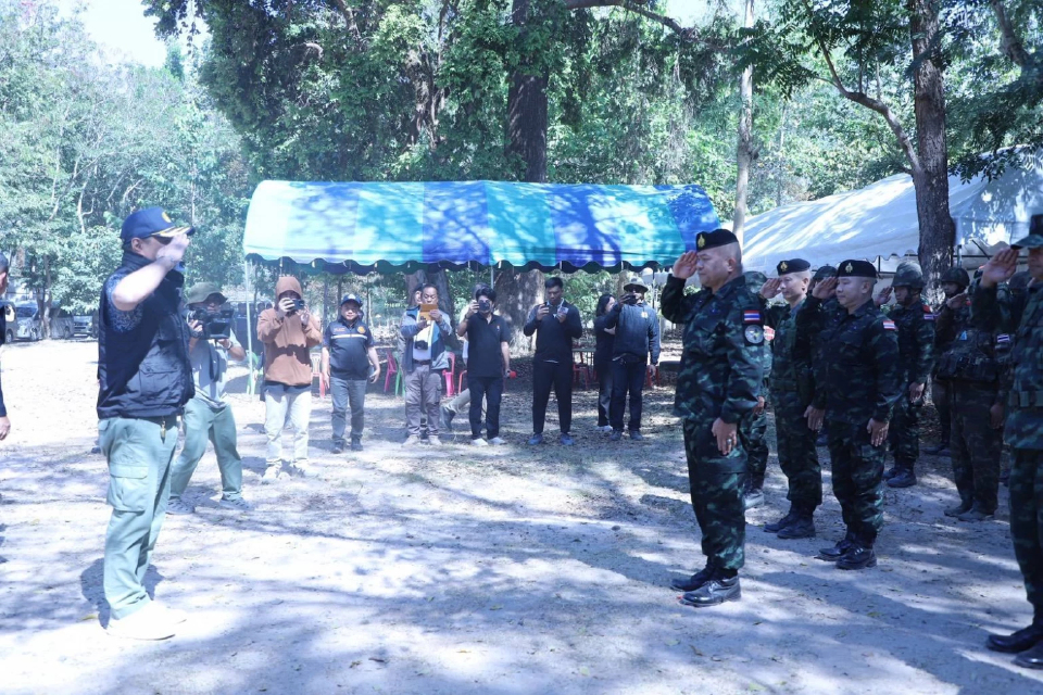 ลุยชายแดนไทย-กัมพูชา แม่ทัพเติ่งรับนายกฯ นำเยี่ยมให้กำลังใจทหาร