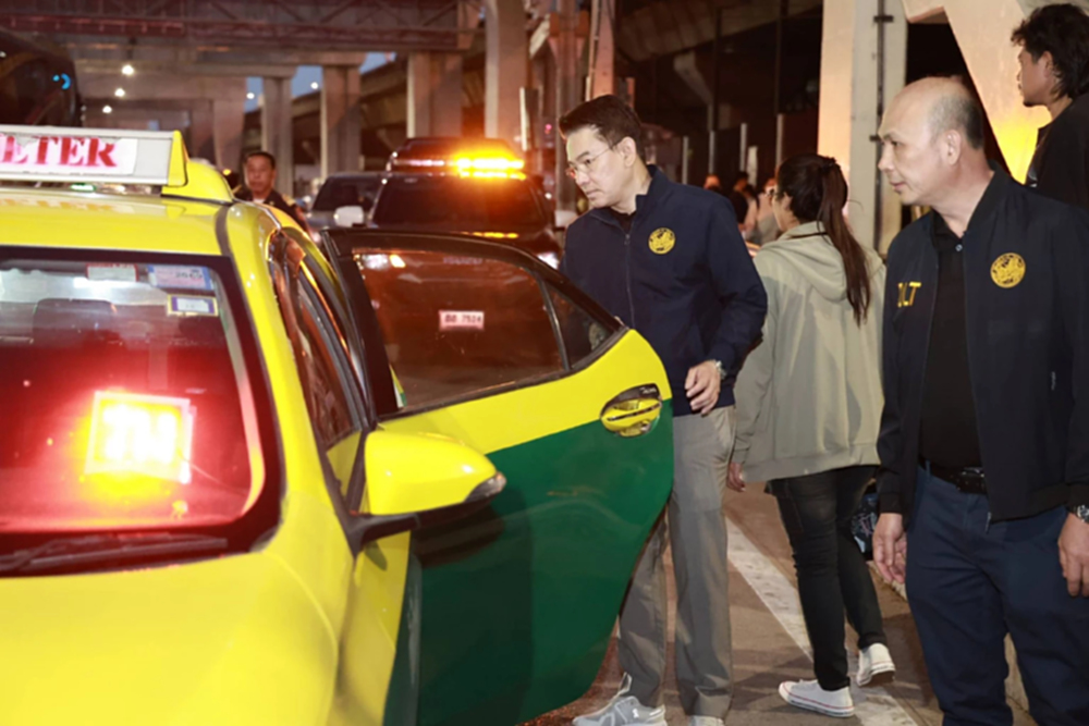 ขนส่งฯ คุมเข้มหมอชิต รับคนกลับบ้านปีใหม่ ห้ามแท็กซี่-วินโกงราคา