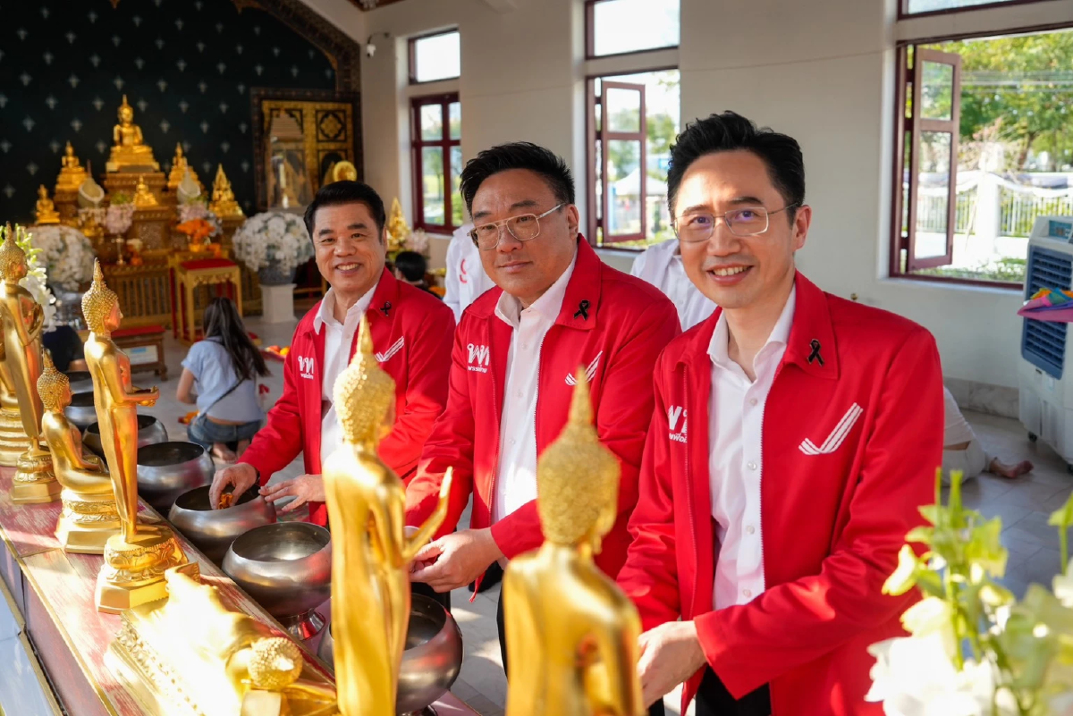 ‘ยศชนัน’ ยกทีมเพื่อไทยพท.ไหว้ศาลหลักเมืองขอเลือกคน-พรรค