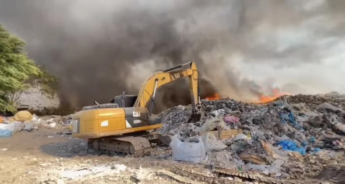 เกิดเหตุไฟไหม้บ่อขยะตาลเดี่ยว แก่งคอย ลมแรงคุมเพลิงยาก เร่งสกัดเพลิง