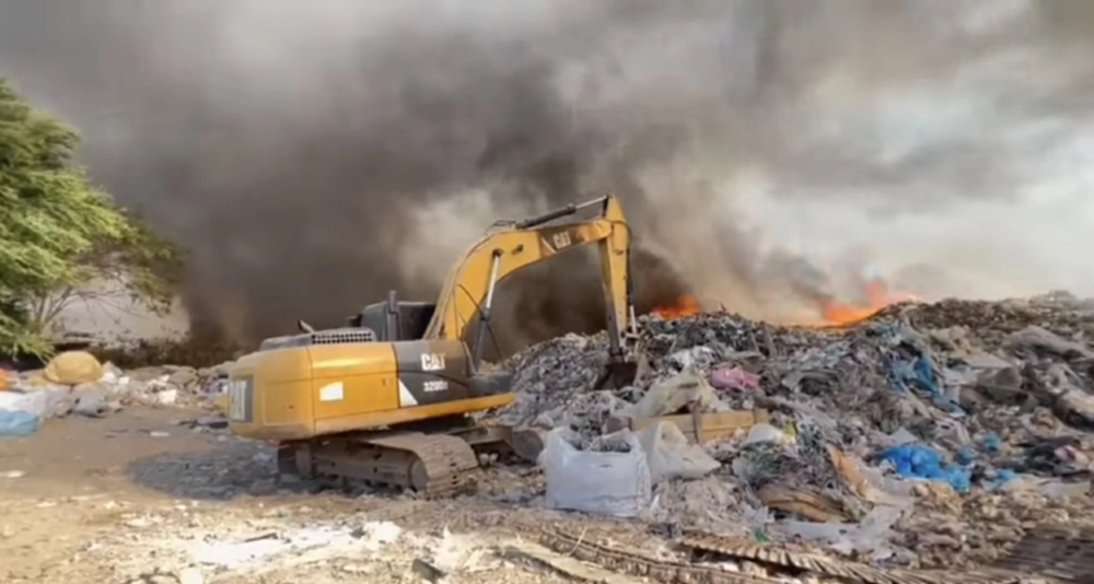 เกิดเหตุไฟไหม้บ่อขยะตาลเดี่ยว แก่งคอย ลมแรงคุมเพลิงยาก เร่งสกัดเพลิง