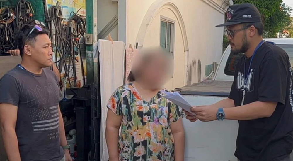 โดนไป 7 ล้าน นายจ้างถูกปลอมลายเซ็น 1 ปี บุกจับสาวใหญ่อ้างเล่นสล็อต