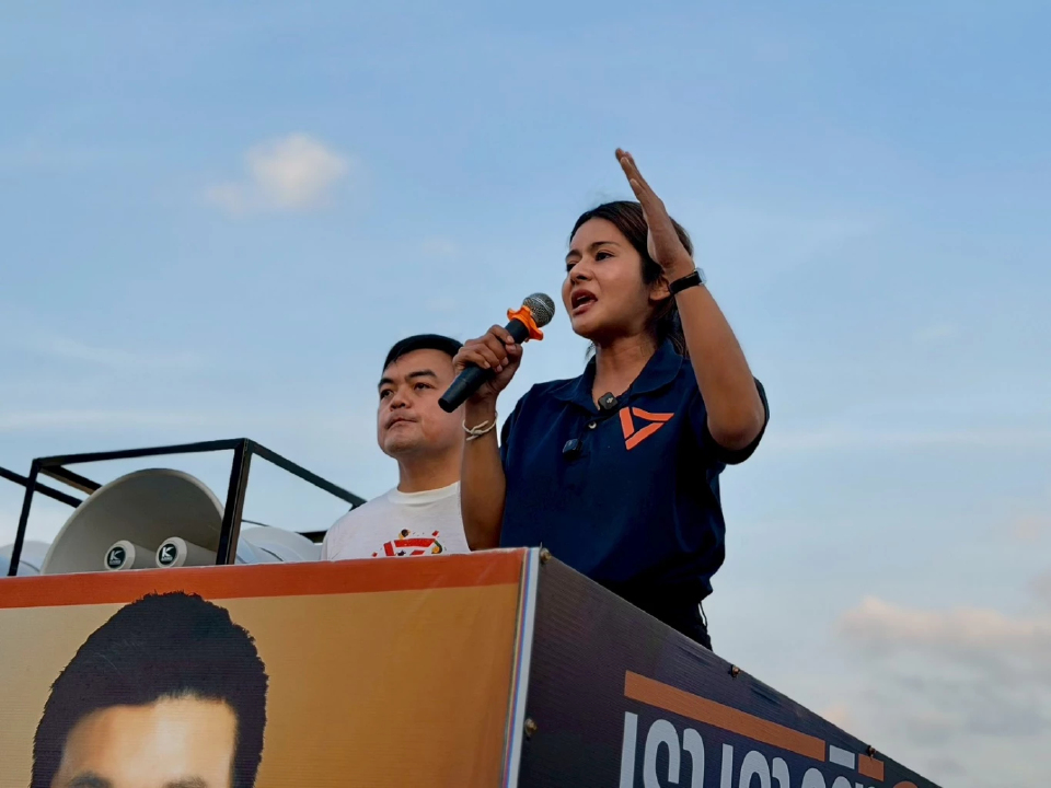 'ลิซ่า' ไปกระบี่ ลั่นถึงเวลาเปลี่ยนแปลง พลังเงียบเขย่าบ้านใหญ่