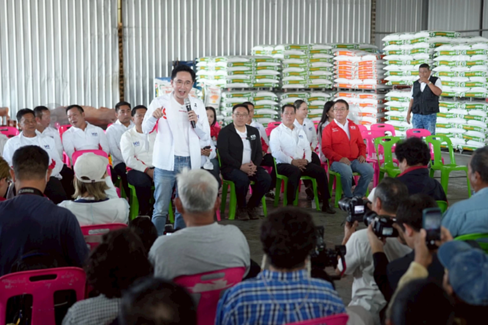 ‘ยศชนัน’ นำ พท.ฟังปัญหาเกษตรกร ชูปราบยาเสพติดให้หมดแผ่นดิน