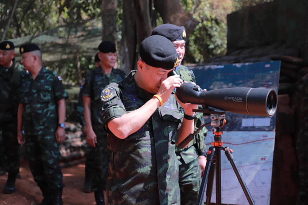 เสธ.ทบ.ตรวจแนวรบ 'ปราสาทตาเมือน' วางกรอบสถาปนาความมั่นคงระยะยาว