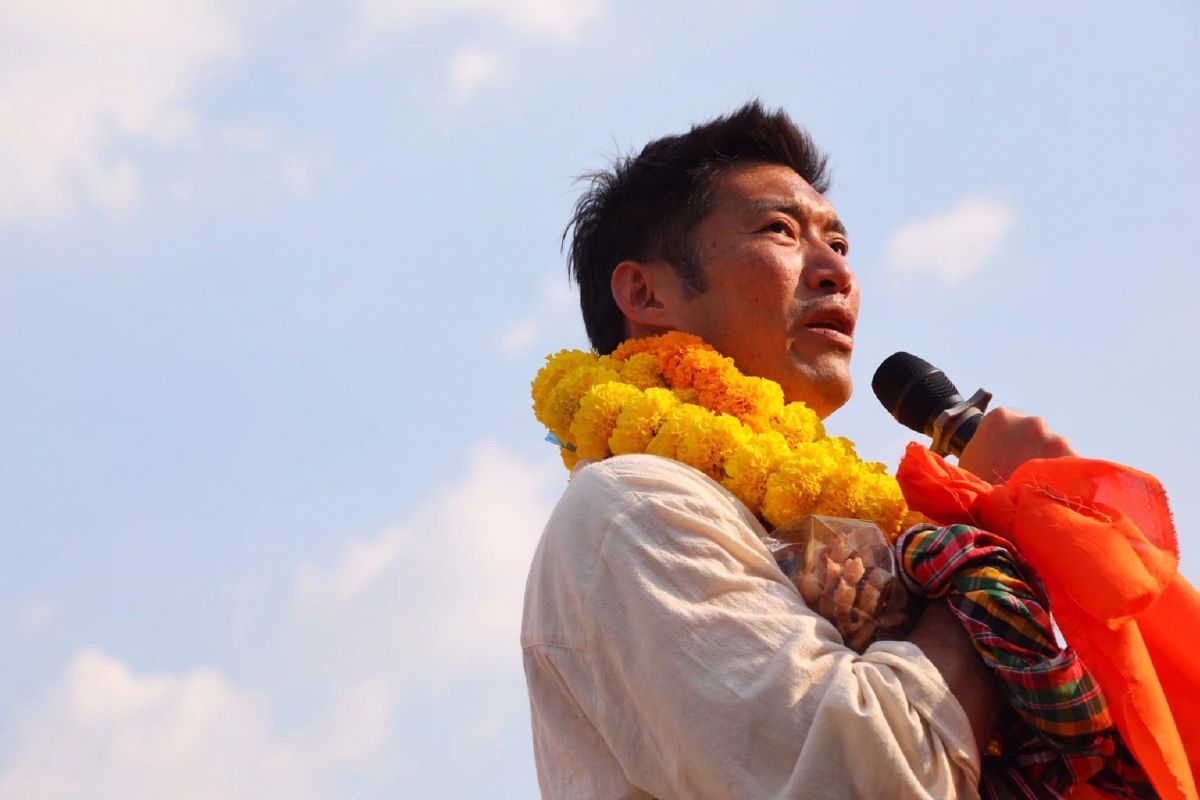 'ธนาธร' หาเสียงกาฬสินธุ์ ขายนโยบายชุดใหญ่จากปากท้องถึงโครงสร้าง