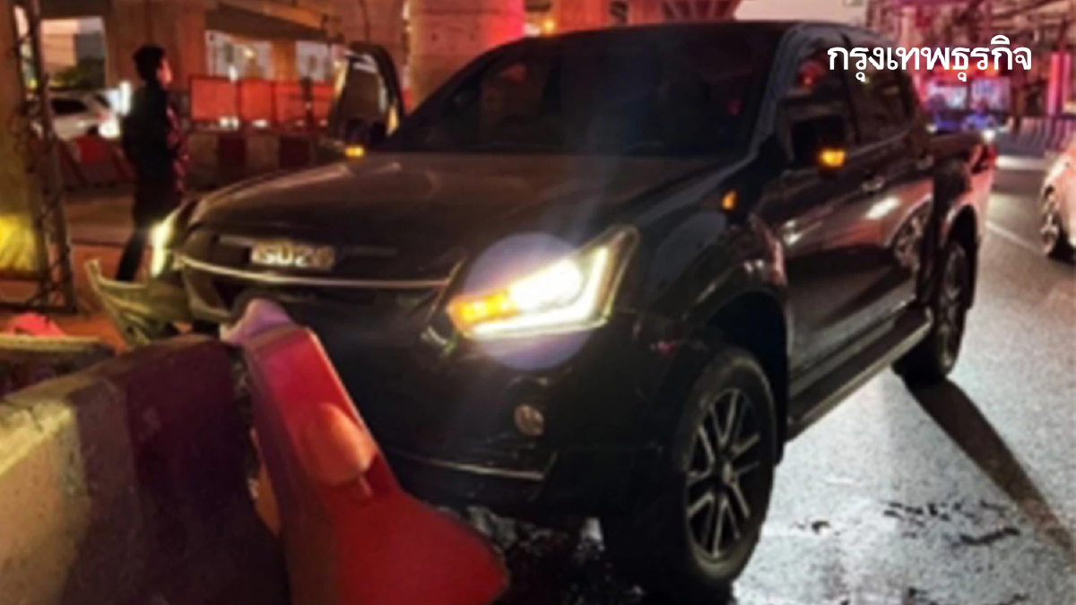 ด่วน รถติดแล้ว ถนนพระราม 2 ขาเข้า ปิคอัพชนแบริเออร์ ขวางช่องทางขวา