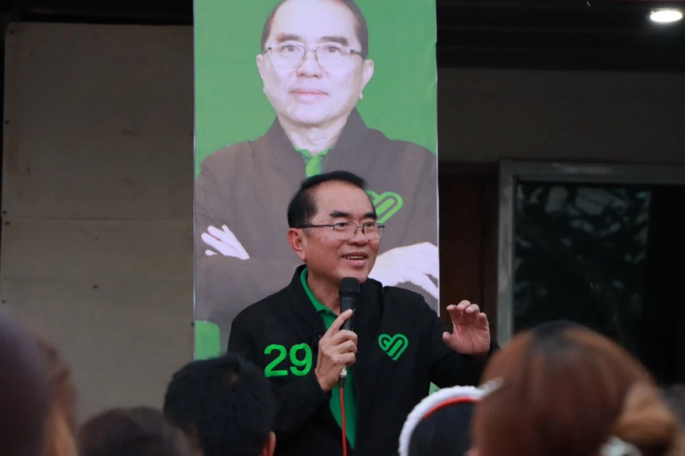'หมอวรงค์'หาเสียงสุราษฎร์ ซัดด้อยค่าทหาร หวังกองทัพอ่อนแอ