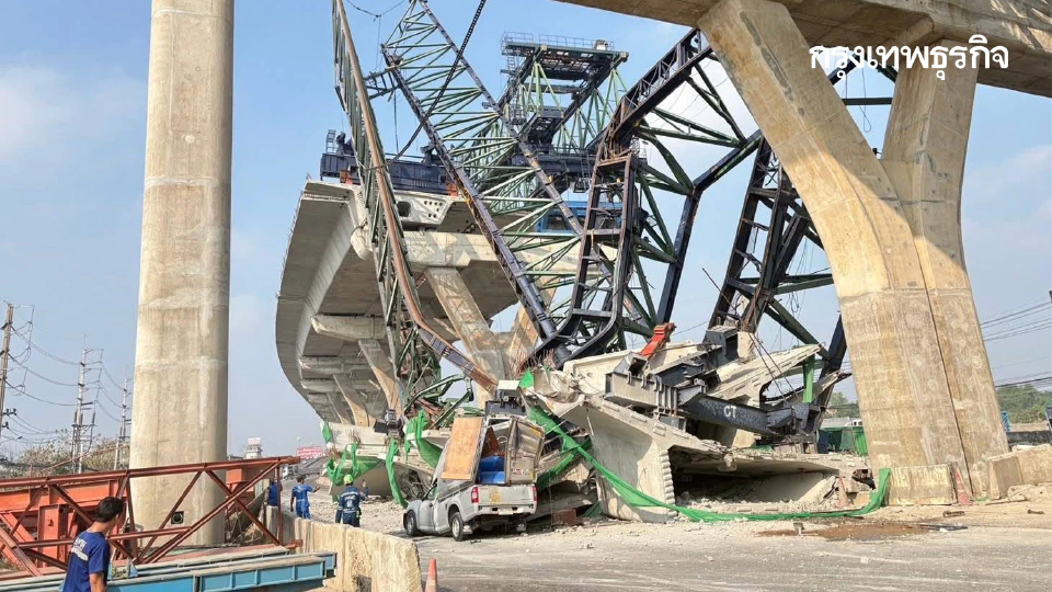 อีกแล้ว! เครนถล่มพระราม 2 สมุทรสาคร ทับเกาะกลางใกล้สะพานท่าจีน