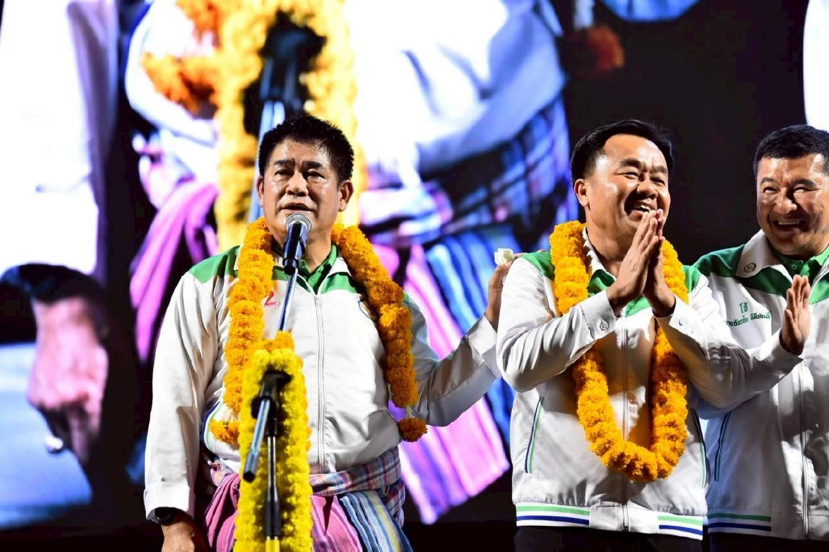 'ยศสิงห์' ปราศรัยแปดริ้ว ประกาศกล้าทำ-กล้าชน-การเมืองแตะต้องได้