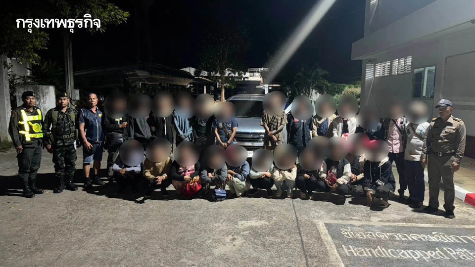 ไม่รอด! ทหาร ฉก.ลาดหญ้า สกัดจับกระบะขนต่างด้าวเถื่อนเข้าไทย เกือบ 100 ชีวิต