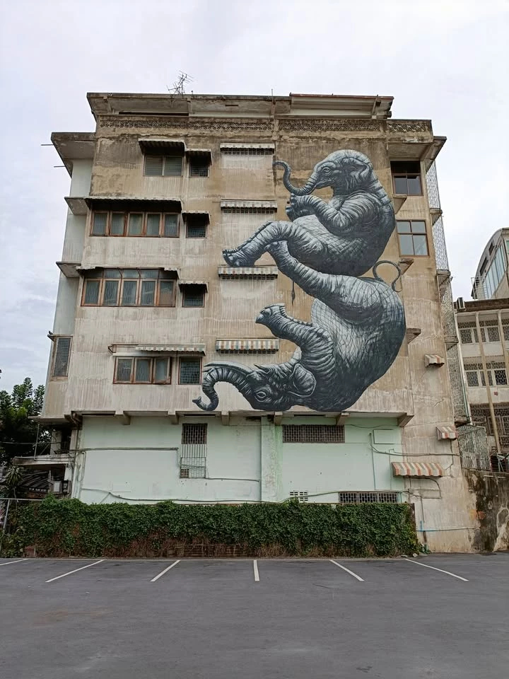 “ทรงวาด” ในมือคนรุ่นใหม่ วาดย่านเก่า สร้างเศรษฐกิจจากเรื่องเล่า