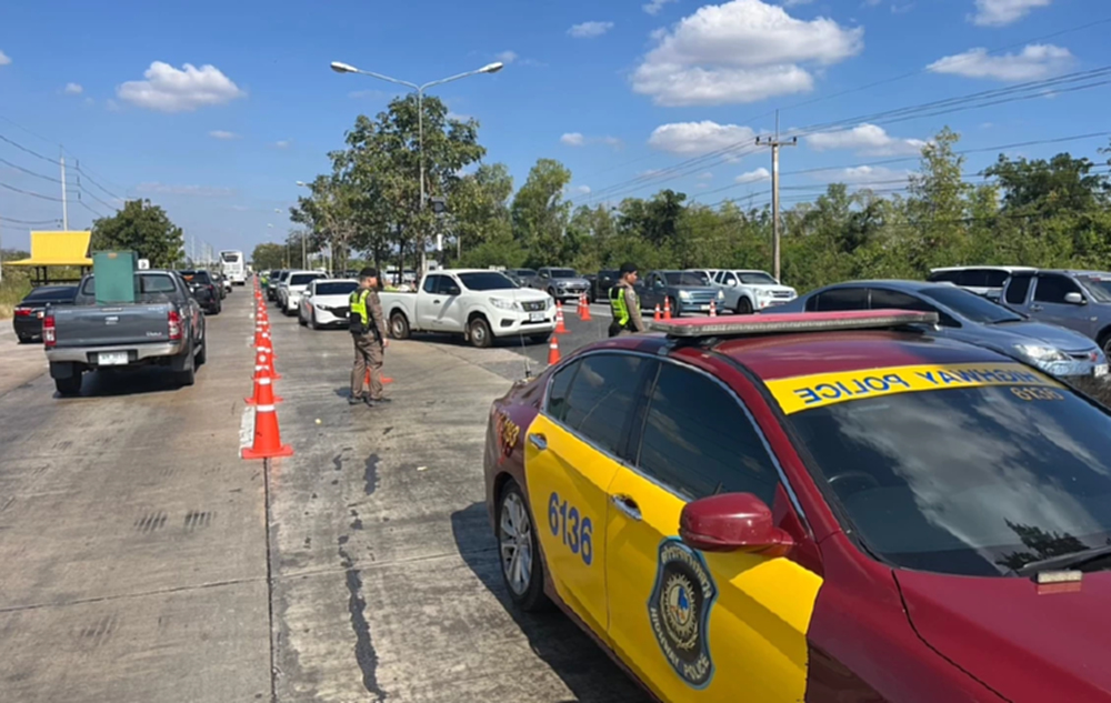 ทล.304 - ถนนมิตรภาพ ขาเข้าปริมาณรถมาก เปิดช่องทางพิเศษช่วงโนนสูง