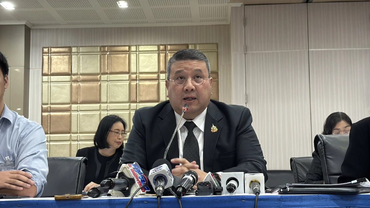 'ปลัดแรงงาน' ไหว้ขอโทษผู้ประกันตน ปม 'เว็บแอป' ล่ม จ่ายล่าช้า