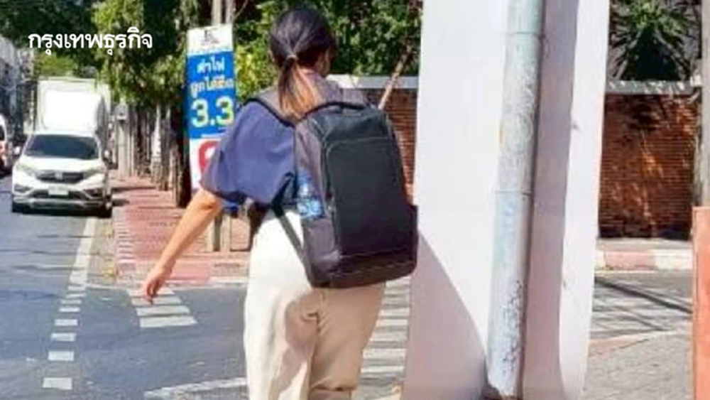 ขอทางเท้าคืน : ข้อเสนอถึง กกต. หยุดป้ายหาเสียงขวางทางเดิน