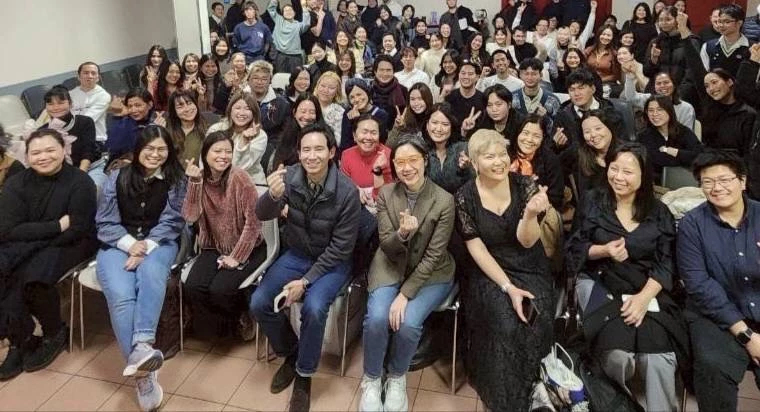 'พิธา-กุลธิดา' เยือนปารีส ฟังเสียงแรงงาน - 'โรม' ลุยบุรีรัมย์