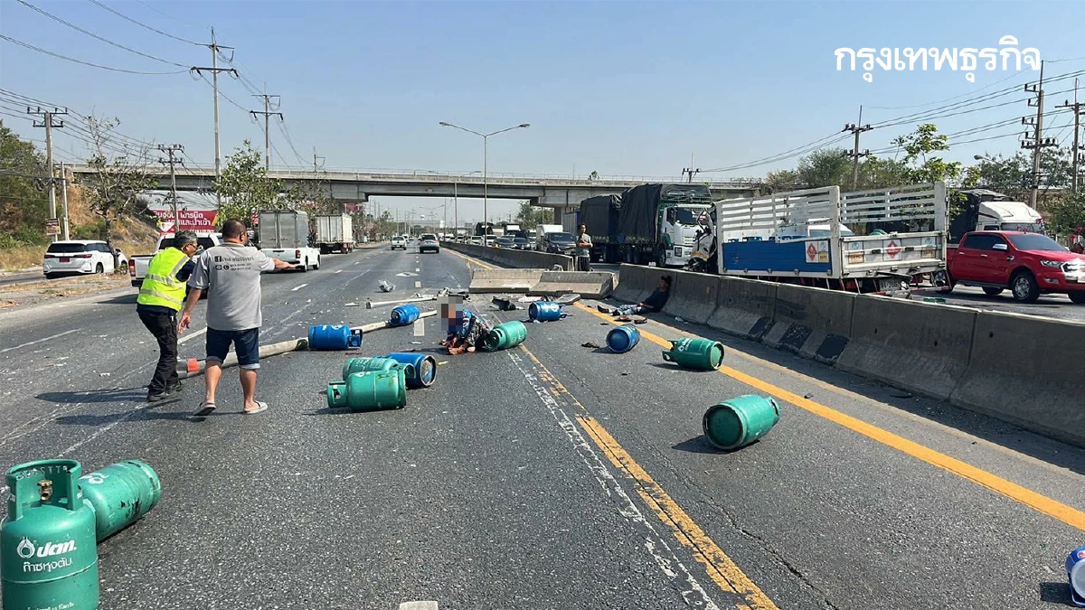 รถแก๊ส พลิกคว่ำ ถนนมิตรภาพ สระบุรี ถังแก๊สตกเกลื่อน เร่งกู้ซาก