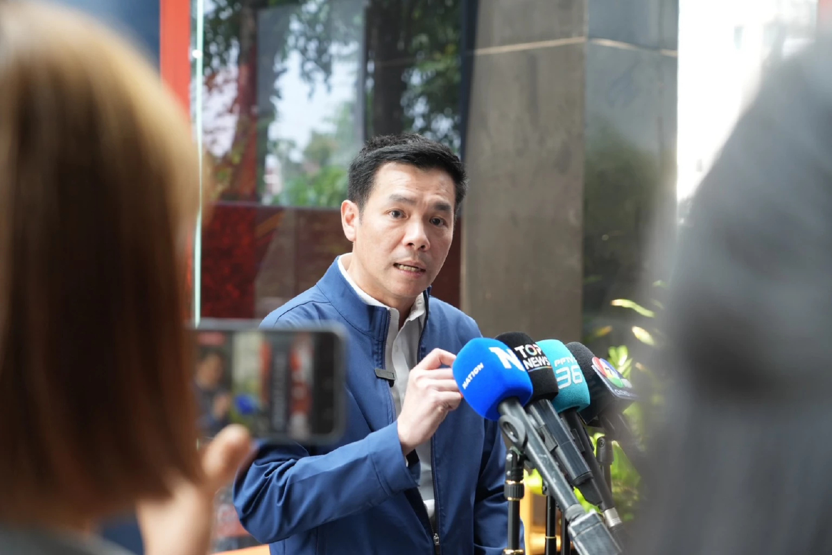 ปชน.ส่ง 'วิโรจน์' บี้ปม 'บาร์โค้ด' บัตรเลือกตั้ง 69 รอ กกต.แจง