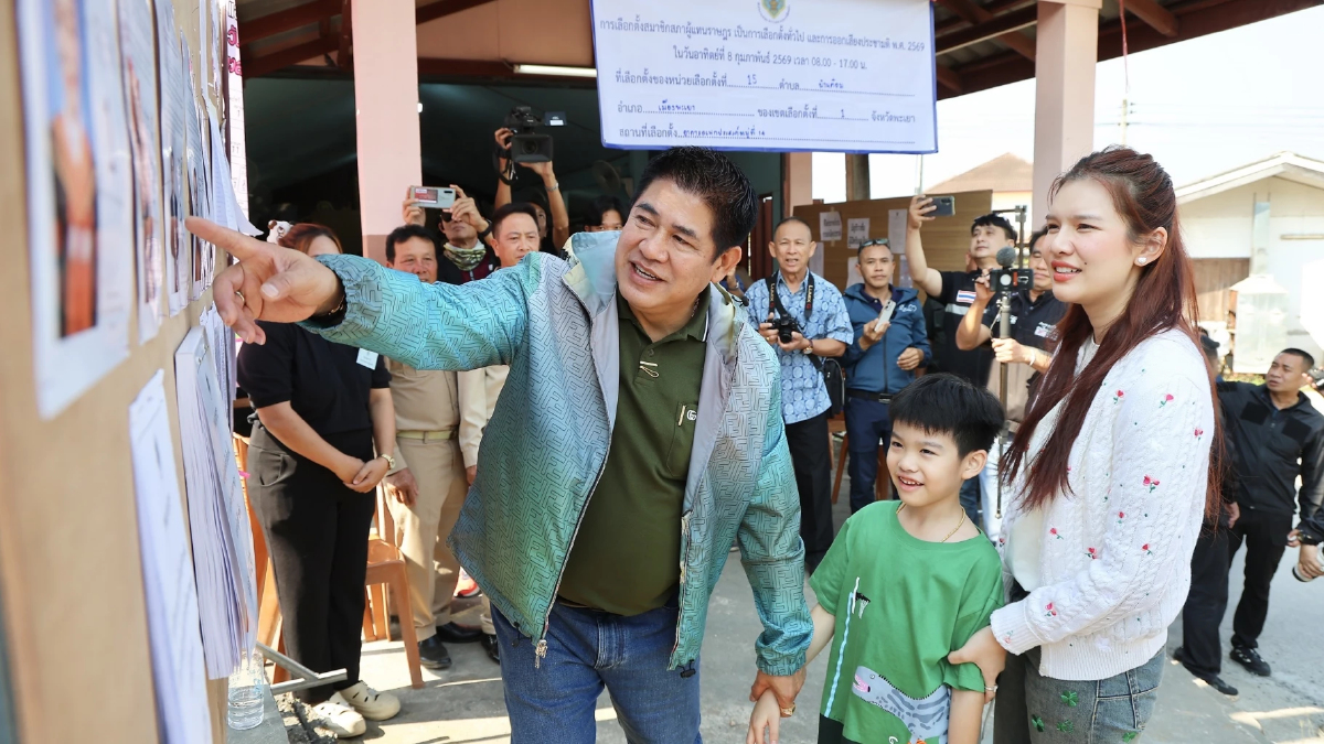 ‘ธรรมนัส’ ใช้สิทธิ‘เลือกตั้ง’พะเยา ก่อนเข้าพรรคลุ้นผลเย็นนี้