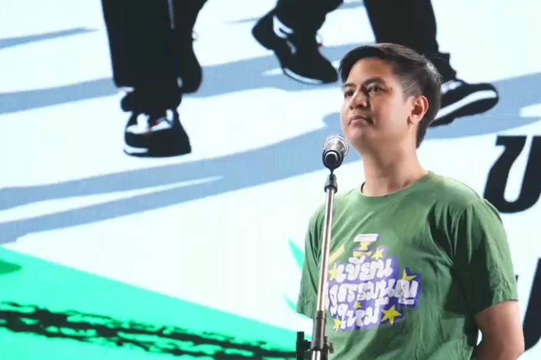 ‘ไอติม’ สวนเลขา กกต.ควรปรับปรุงตัว ปมบอกไม่มั่นใจอย่าไปใช้สิทธิ