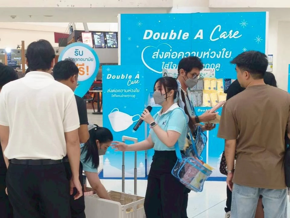 Double A Care ดูแลป้องกันฝุ่น PM2.5 'ดั๊บเบิ้ล เอ'บุกใจกลางกรุง แจกหน้ากาก