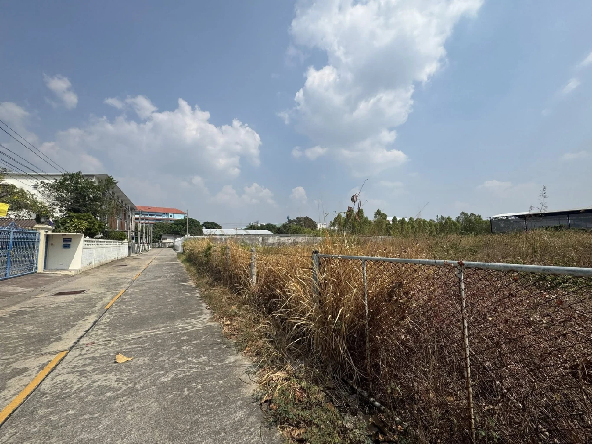 เจอแล้ว! คนขายที่ดิน สปส. 84.5 ล. ‘บิ๊กเนมธุรกิจ’ เช่ารถ-เซียนหุ้น