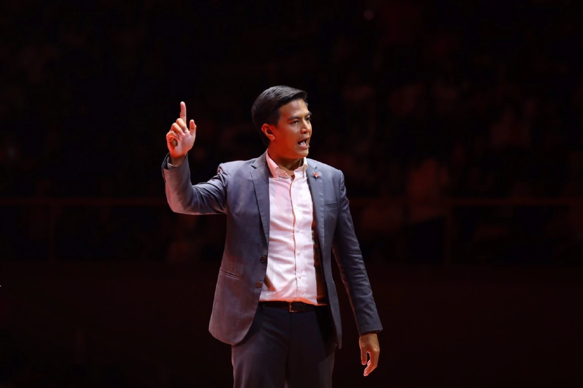 ‘พริษฐ์’ ชูปฏิรูปการศึกษา ปลุกกาส้มหักปากกาเซียน ตั้งรัฐบาล ปชน.