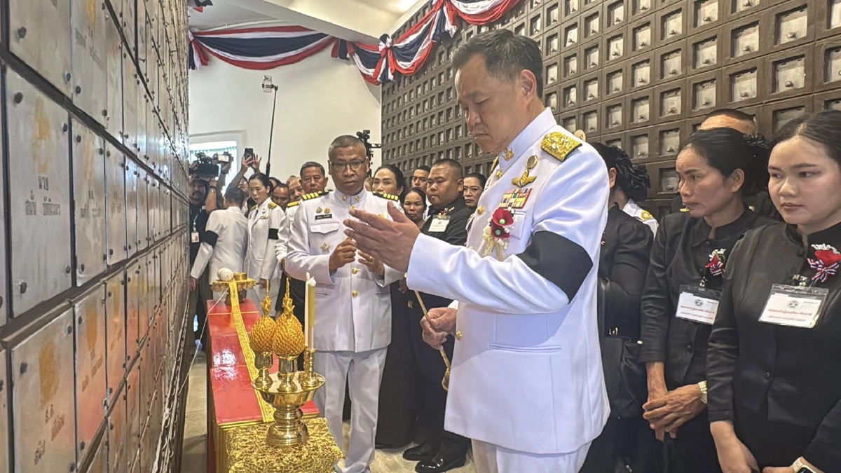 'นายกฯ' บรรจุอัฐิ 42 ทหารกล้า วัน'ทหารผ่านศึก' จารึกอยู่ในหัวใจคนไทย