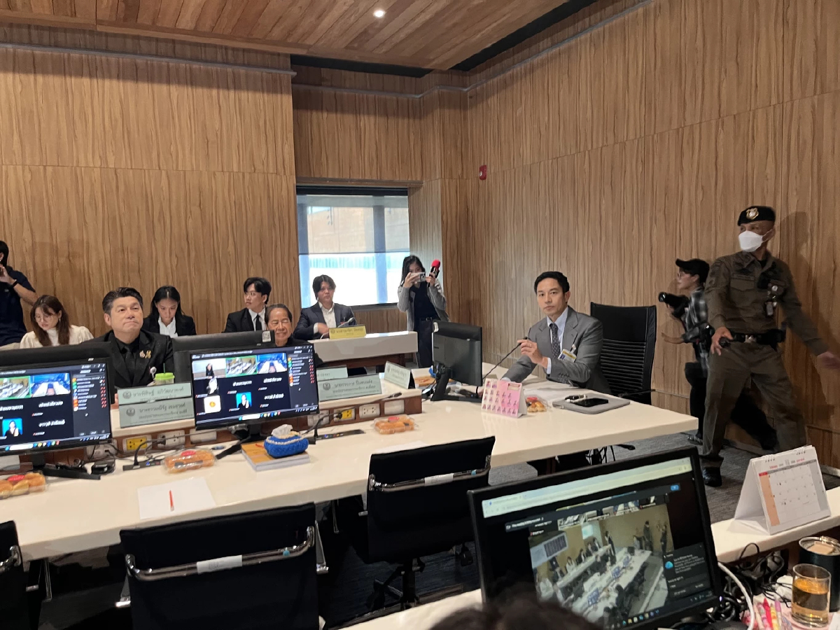 'กมธ.การเมือง' สอบ 'กกต.' ฟ้อง 'ประชาชน' ชี้เป็นการปิดปากตรวจสอบ