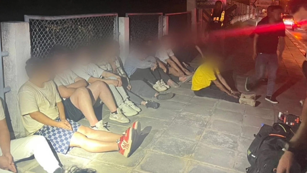 ค่าจ้างหัวละ 5,000 ลอบขนชาวจีนเข้าเมือง ตร.สกัดจับ 18 ที่สระบุรี