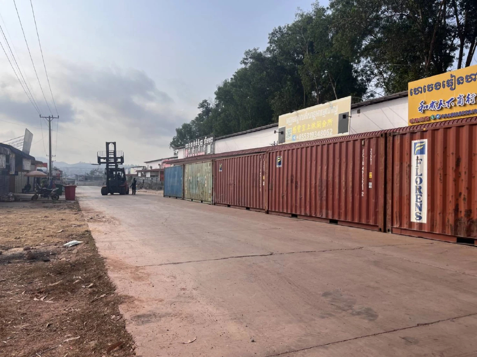 ทร. แก้เผ็ดแก๊งชาวจีน รื้อ-ตัดรั้วลวดหนาม วางตู้คอนเทนเนอร์ชายแดน