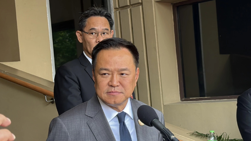 'อนุทิน' ย้ำ ยังไม่เปิดดีลตั้งรัฐบาล ไม่รู้ 'ธรรมนัส' มีเซอร์ไพรส์ 25 ก.พ.69