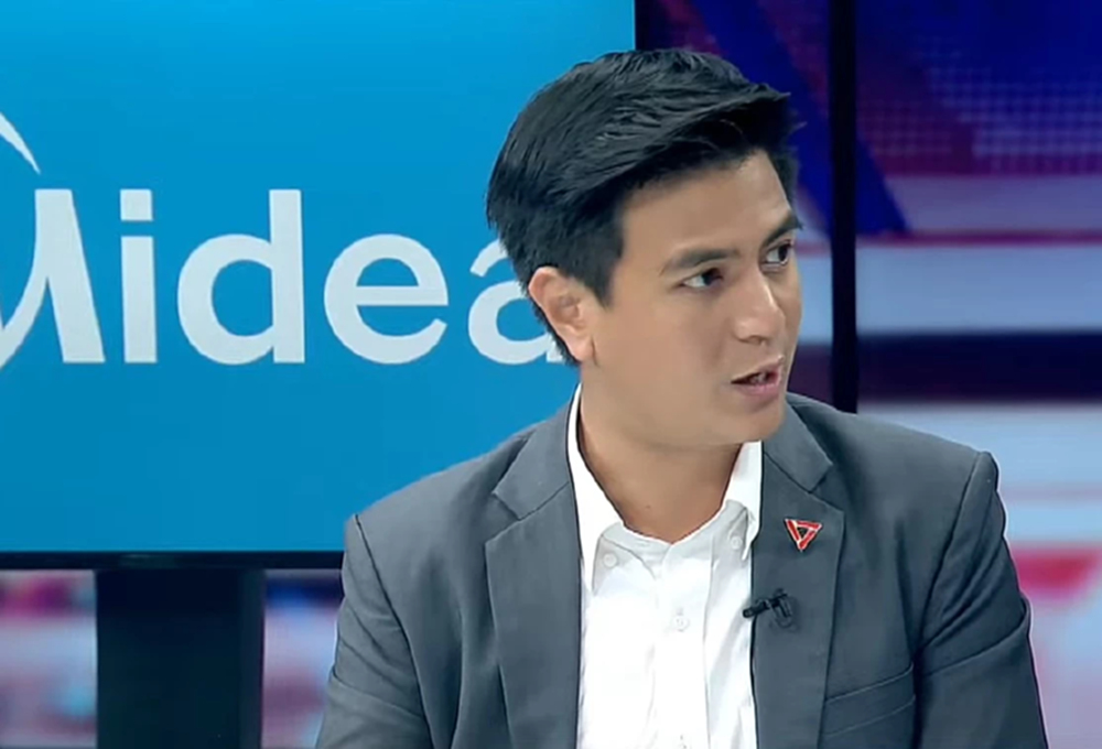 ‘ไอติม’ ไม่ปฏิเสธ ปมถูกดันหัวหน้า ปชน.ใหม่ พร้อมรับทุกบทบาท