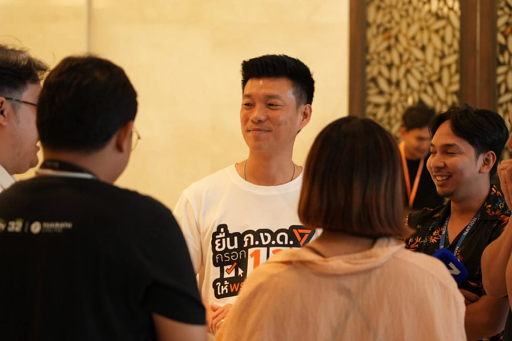 'เท้ง' สรุปบทเรียนแพ้เลือกตั้ง ลุยจัดตั้ง 'อาสาส้ม' สู้ชนชั้นนำ