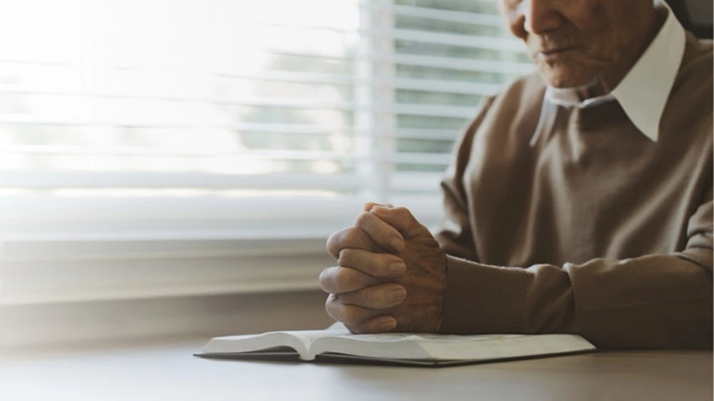 ไขเหตุผลทางวิทยาศาสตร์ ทำไมผู้สูงวัยเป็นเหยื่อหลอกรักออนไลน์