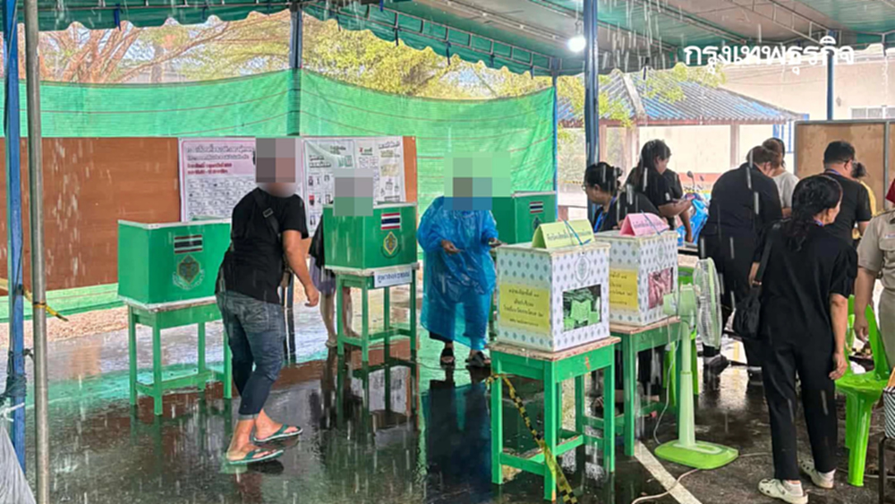 จันทบุรีอ่วม ฝนตกหนัก 'เลือกตั้ง 2569' ทุลักทุเล ประชาชนติดฝนวุ่น