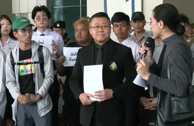 ปชช.บุก กกต.จี้นับใหม่ทั้งประเทศ ไล่ 7 เสือ เปิดวอร์รูมนับคะแนน