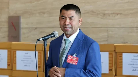 ‘ศาลแพ่ง’ ฟัน บิ๊กโจ๊ก - ภรรยา เงินในบัญชี 4.8 แสน พันเว็บพนัน