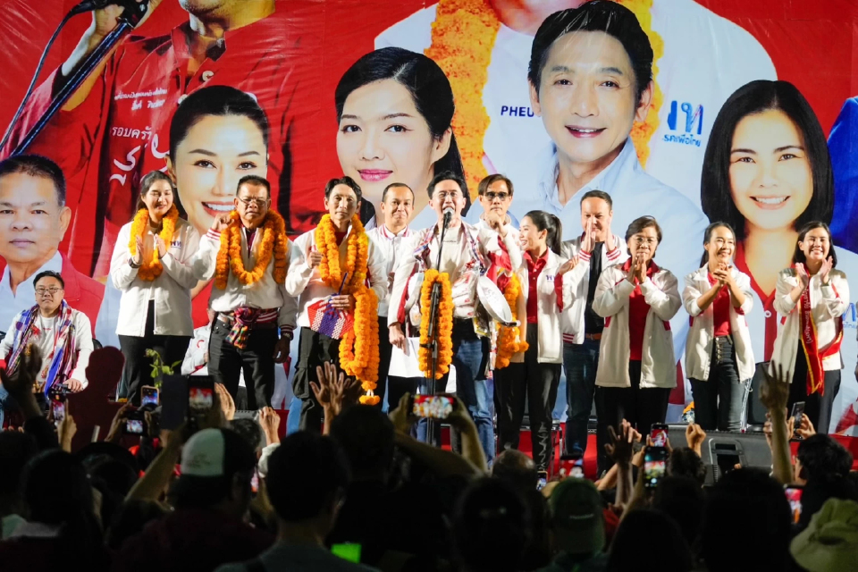 ‘เพื่อไทย’ ปราศรัย4 เวที อุบลฯ ปลุกคนเสื้อแดงเทแต้ม 11 เขต