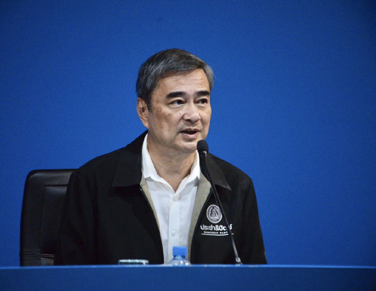 'อภิสิทธิ์' จี้ 'กกต.' เปิดข้อมูลเลือกตั้ง หวั่นช้า กระทบการเมือง