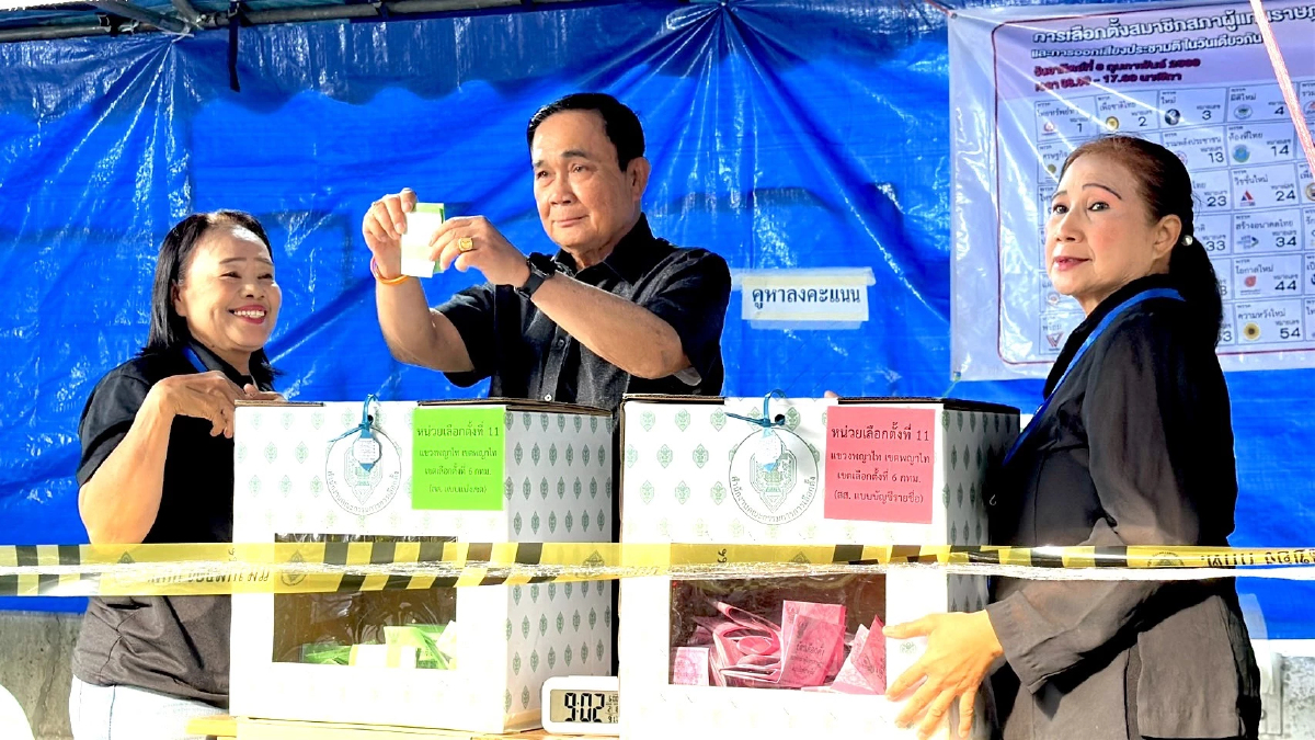 'พล.อ.ประยุทธ์' ใช้สิทธิ์ เลือกตั้ง-ประชามติ หวังได้รัฐบาลทำงานต่อเนื่อง